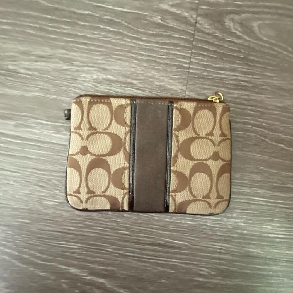 Mid 2010s coach archive signature wristlet clutch wallet